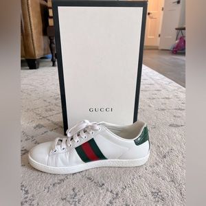 GUCCI Ace Leather Sneaker size 35.5
